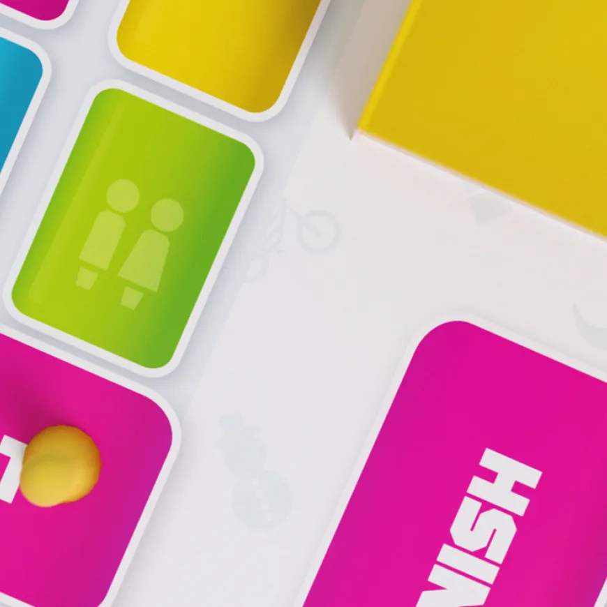 Close up of the start and finish markers on the Quizamid games board.
